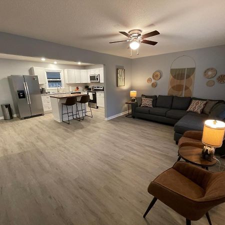 Remodeled Cottage With Sunroom 曼彻斯特 外观 照片