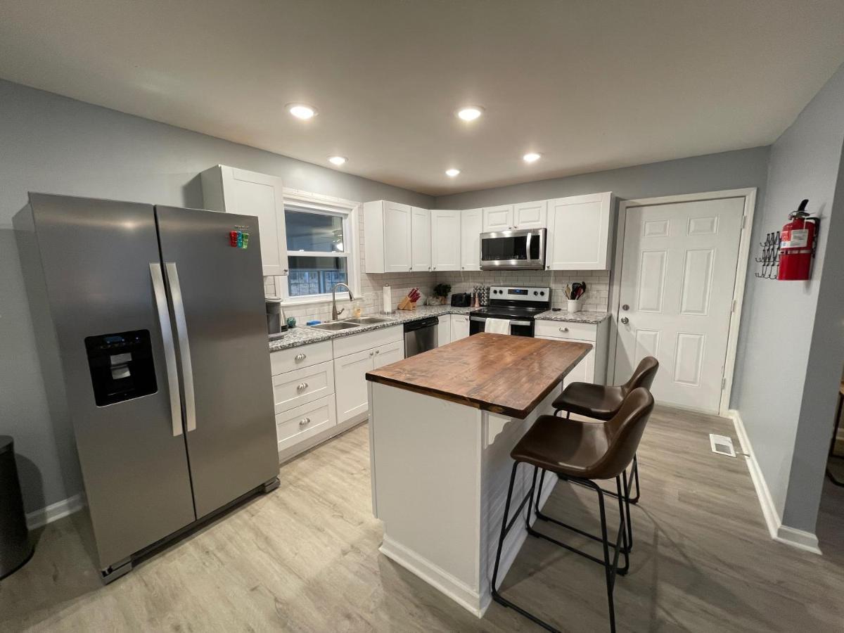 Remodeled Cottage With Sunroom 曼彻斯特 外观 照片