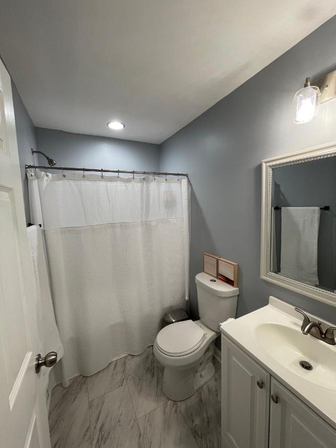 Remodeled Cottage With Sunroom 曼彻斯特 外观 照片