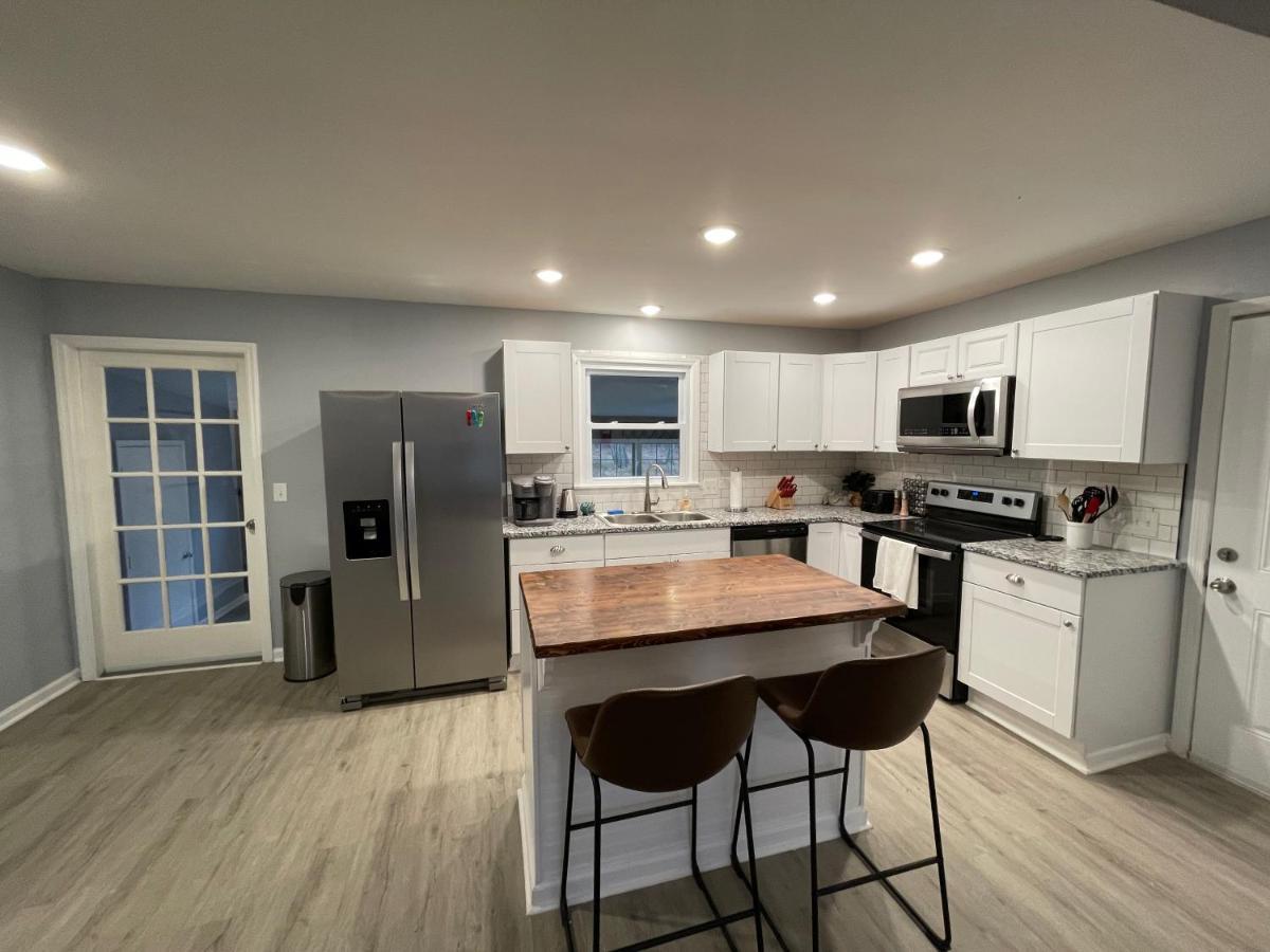 Remodeled Cottage With Sunroom 曼彻斯特 外观 照片