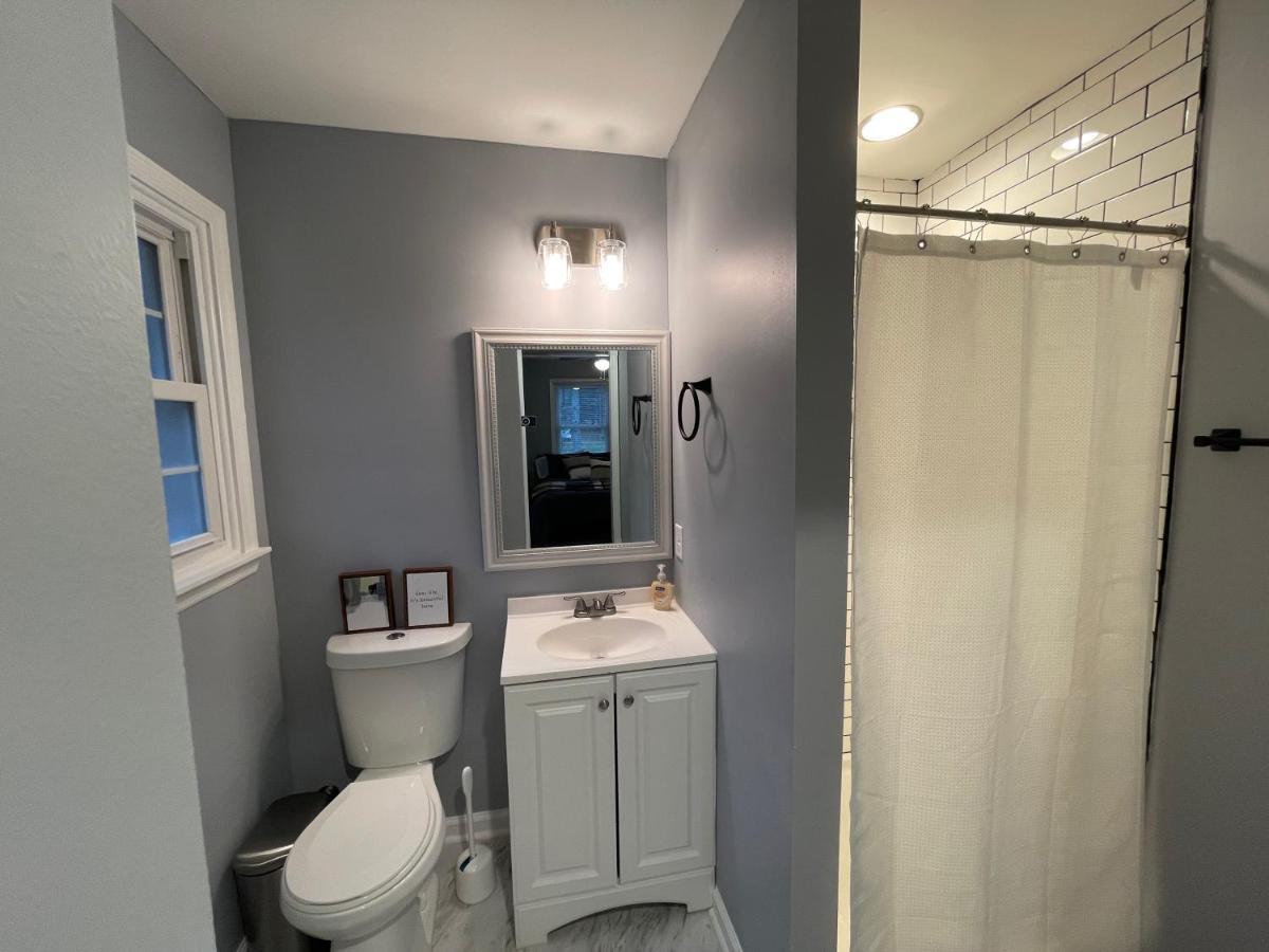 Remodeled Cottage With Sunroom 曼彻斯特 外观 照片