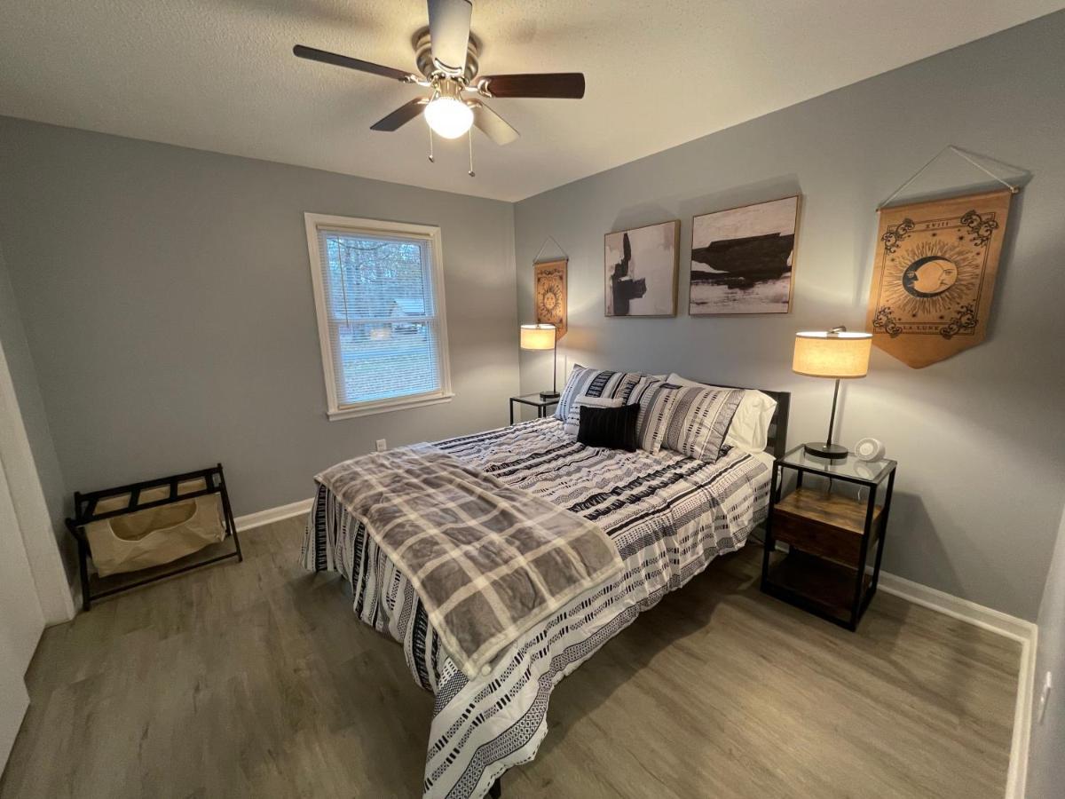 Remodeled Cottage With Sunroom 曼彻斯特 外观 照片